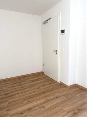 Eingangsbereich - Etagenwohnung mit 59,90 m&sup2; in Roßtal zum Kaufen