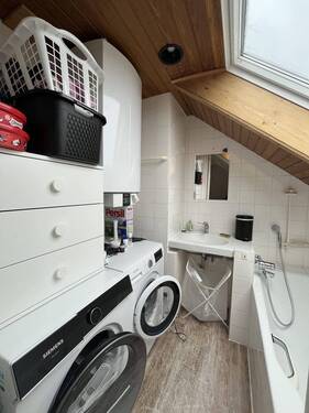 Bad Zimmer 1 - Etagenwohnung mit 98,00 m&sup2; in Altdorf zur Miete