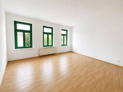Wohnzimmer - 2-Zimmer-Wohnung - große Küche, Laminat, Badewanne - sehr schöne Lage, direkt am Auenwald