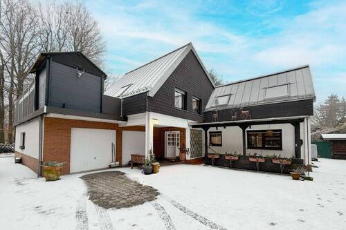 Hausansicht - Großzügiges modernisiertes Wohnhaus mit ELW in Waldrandlage von Kurtscheid