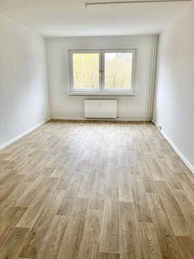 Wohnzimmer - 4 Zimmer Etagenwohnung zur Miete in Schwerin