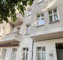 Altbau-Einheit mit Balkon & Aufzug in begehrter Pankower Lage - bezugsfrei zum 01.09. - Berlin Weißensee