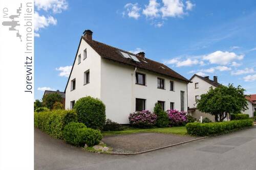001 - Außenansicht - Bielefeld-Ubbedissen: Sonnige 3 Zimmer-Dachgeschosswohnung mit Einbauküche