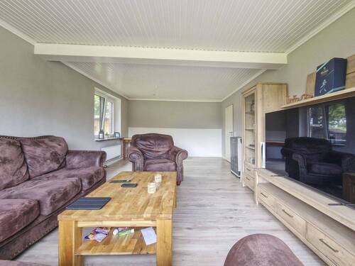 Wohnzimmer - 4 Zimmer Etagenwohnung zum Kaufen in Hohenaspe