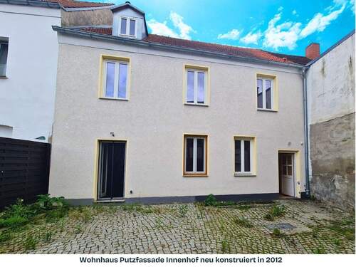 Wohnhaus Putzfassade Innenhof .jpeg - 