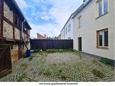 mit Granit gepflasteter Innenhof.jpeg - 
