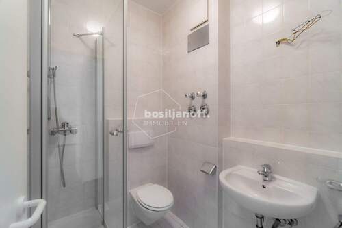 Helles Duschbad/WC - 