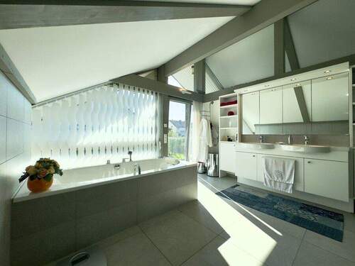 DG Badezimmer Ansicht 1 - 