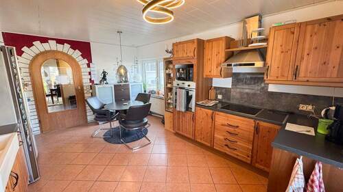 Küche EG - Mehrfamilienhaus, Wohnhaus mit 360,00 m&sup2; in Weilburg/Gaudernbach zum Kaufen