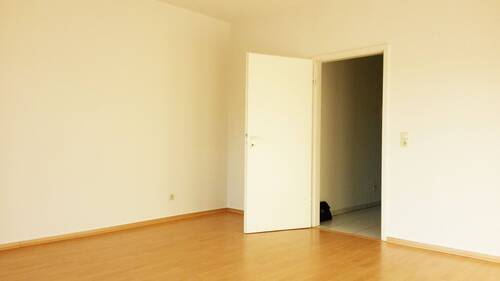 Wohnen - 4 Zimmer Etagenwohnung in Dresden