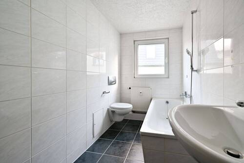 Bad 1-2 - 2 Zimmer Etagenwohnung zur Miete in Annaberg-Buchholz