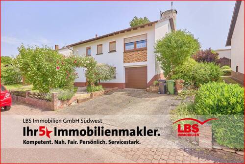 Frontansicht mit Blick auf Garagentor - 3 Zimmer Einfamilienhaus zum Kaufen in Dreisen