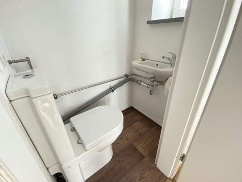 Gäste -WC im Zwischengeschoss - 