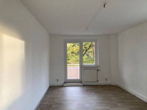 Wohnzimmer - Etagenwohnung mit 83,90 m&sup2; in Hermsdorf zur Miete
