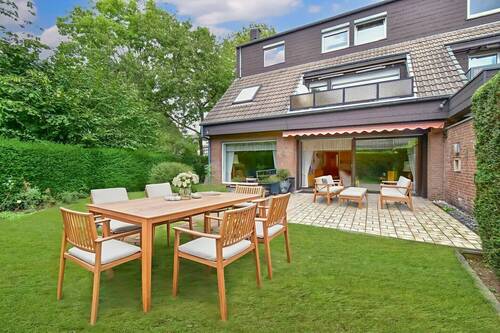 Titel - 6 Zimmer Mehrfamilienhaus, Wohnhaus zum Kaufen in Duisburg / Buchholz