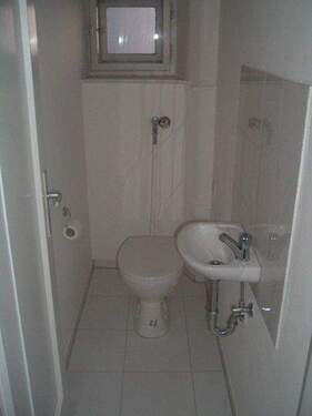 Sep. WC mit Fenster - 1 Zimmer Etagenwohnung in Nürnberg