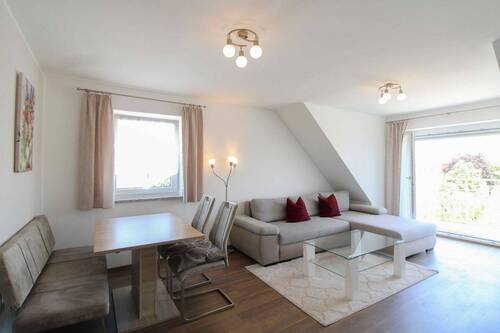 Wohnzimmer Bild I - 2 Zimmer Etagenwohnung zum Kaufen in Augsburg