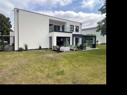 mit Terrasse und Wintergarten - 6 Zimmer Einfamilienhaus zum Kaufen in Nordhorn