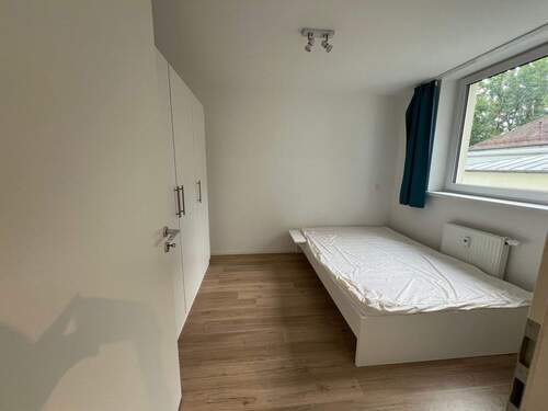 Schlafzimmer - Möblierte 2-Zimmer-Wohnung - !!! Kein Jobcenter !!!