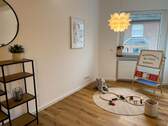 Kinderzimmer-/ Büro - 