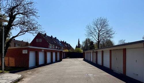 Garagenhof nebenan - 3 Zimmer Etagenwohnung in Kronshagen