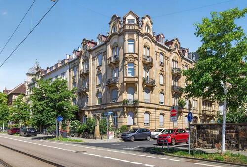 Außenbild - Bezugsfrei! Dachgeschoss-Juwel im denkmalgeschützten Gründerzeithaus - komplett renoviert
