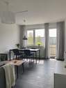 Bild 1 - Helle, schöne 3 Zi-Whg. m. Balkon u. Stellplatz, voll möbliert