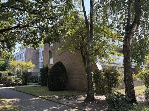 Hausansicht - Krefeld-Stadtwald: luxuriöse 6-Zimmer-Wohnung mit Ost-, Süd- und Westterrasse