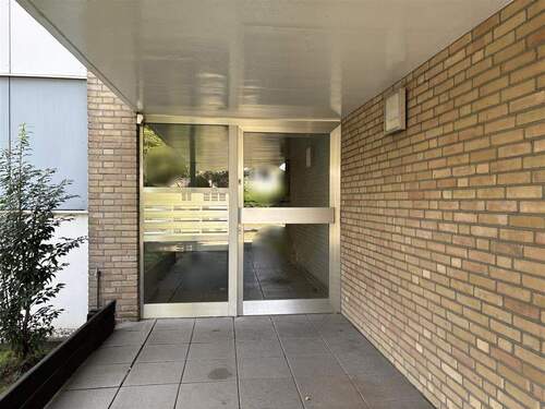 Hauseingang - 6 Zimmer Etagenwohnung zum Kaufen in Krefeld