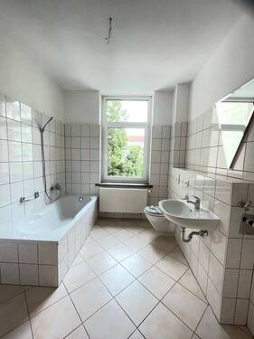 Bad - Etagenwohnung mit 68,90 m&sup2; in Plauen zur Miete