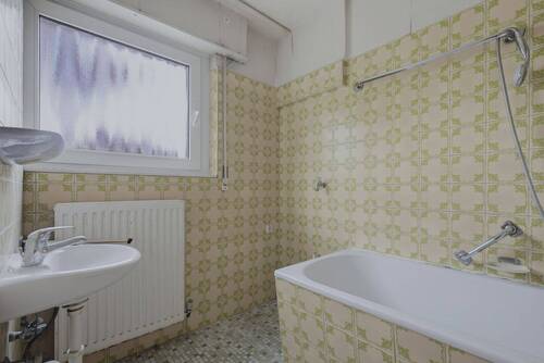 Badezimmer - 3 Zimmer Etagenwohnung zum Kaufen in Karlsruhe / Durlach