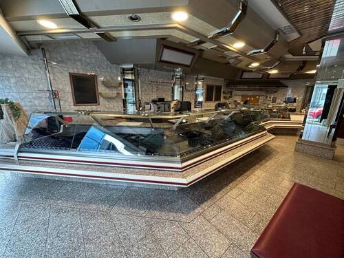 Ladenbereich - 6 Zimmer Mehrfamilienhaus, Wohnhaus in Westerburg