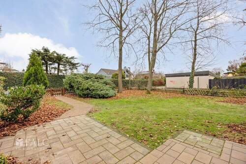 Garten vorne - 6 Zimmer Reihenendhaus in Pulheim