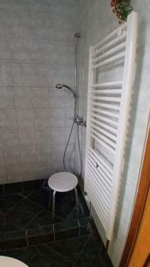 kles Bad mit gr. Dusche - 