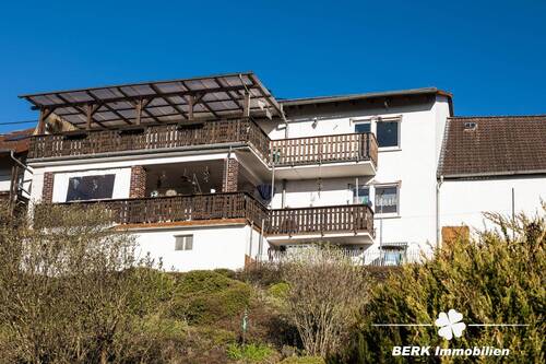 Rückansicht - BERK Immobilien - Platz für Visionen: Eine seltene Gelegenheit für Käufer mit viel Platzbedarf