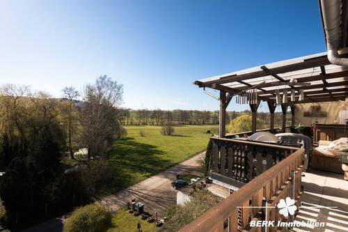 Aussicht - 7 Zimmer Mehrfamilienhaus, Wohnhaus zum Kaufen in Gründau / Hain-Gründau