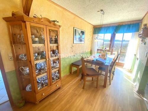 Essbereich mit Zugang zur Terrasse - 