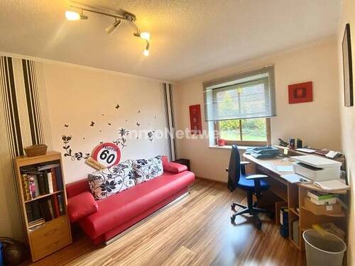 Büro oder Kinderzimmer EG Hauptwohnung - 