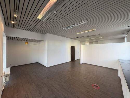 Eingangs- / Bürofläche - 