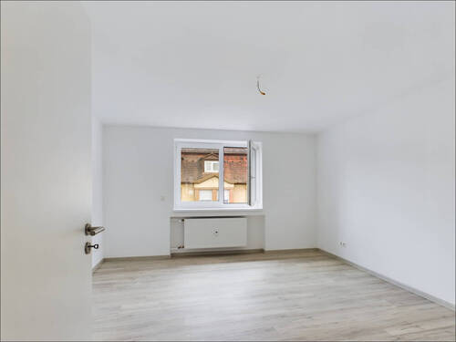 Schlafzimmer - 4 Zimmer Etagenwohnung zum Kaufen in Aschaffenburg