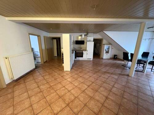 Wohneinheit EG leer stehend - 1 Zimmer Mehrfamilienhaus, Wohnhaus in Burgkunstadt