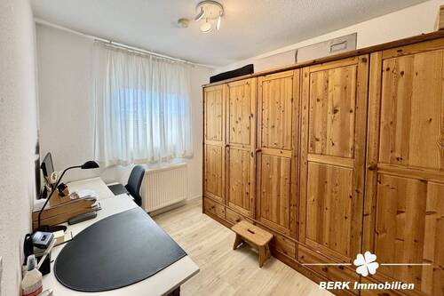 Kinderzimmer/Büro - 