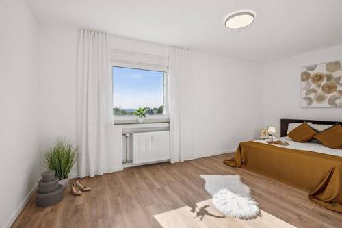 Schlafzimmer - 3 Zimmer Etagenwohnung zum Kaufen in Saarbrücken