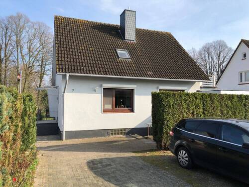 1.jpg - Tolles Einfamilienhaus mit aktuell 3 Einheiten in ruhiger, strandnacher Lage!