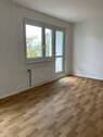 Musterbild Wohnzimmer - Etagenwohnung mit 81,90 m&sup2; in Erfurt zur Miete