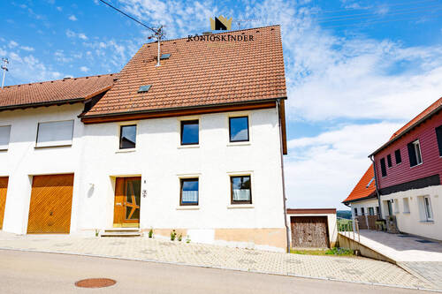 Historische Doppelhaushälfte mit Ausbaupotenzial in ruhiger Wohnlage - 7 Zimmer Doppelhaushälfte zum Kaufen in Trochtelfingen - Steinhilben