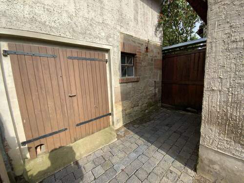 Zugang vom Hof in den Garten - 