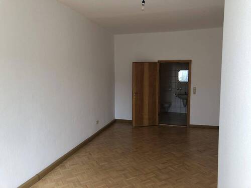 Schlafzimmer - Bad - 4 Zimmer Terrassenwohnung zur Miete in Freiberg