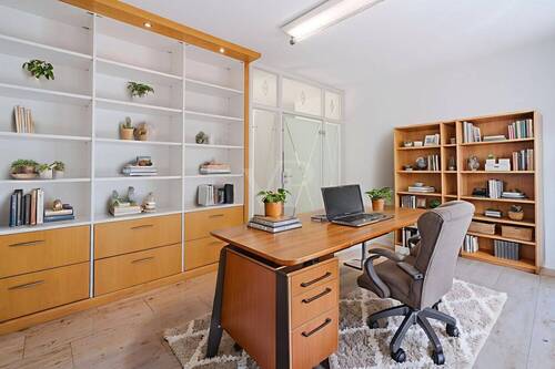 Beispielmöblierung für den selben Raum als Büro im Vorderhaus - 