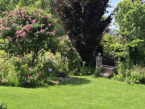 Unikat-Sandsteinskulptur mit Brunnen. - 